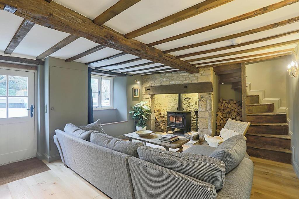 Luxury Cotswold Cottage With Hot Tub In Stow On The Wold! Екстериор снимка