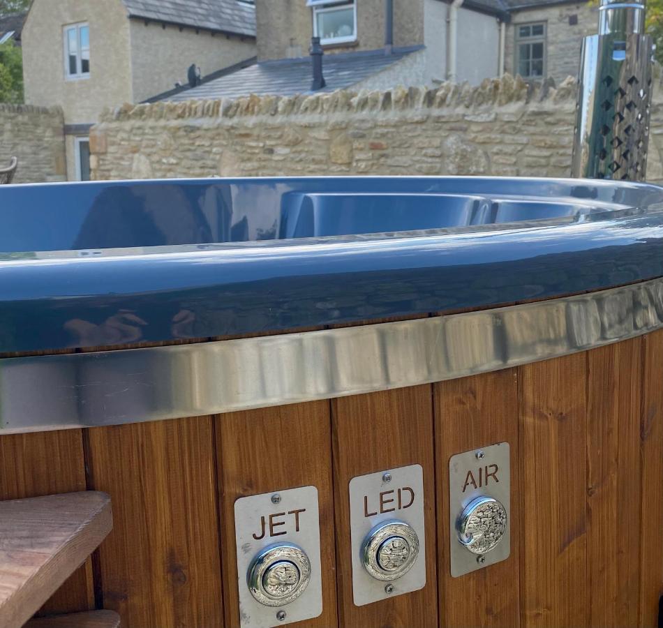 Luxury Cotswold Cottage With Hot Tub In Stow On The Wold! Екстериор снимка