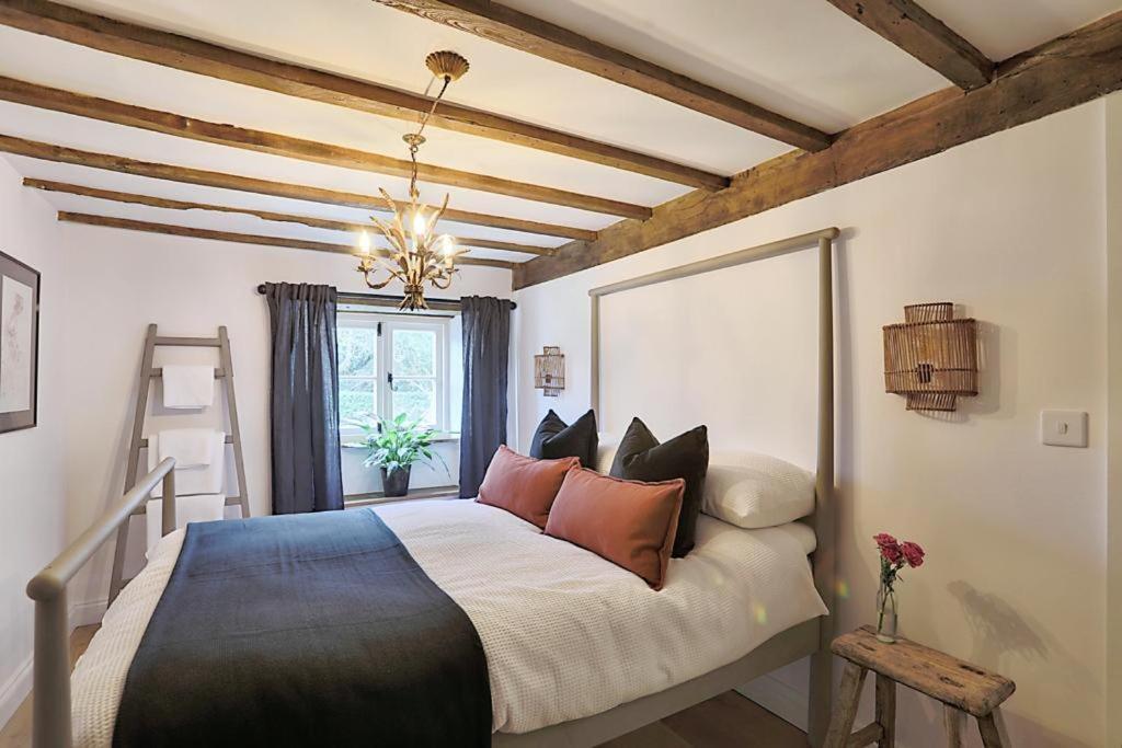 Luxury Cotswold Cottage With Hot Tub In Stow On The Wold! Екстериор снимка